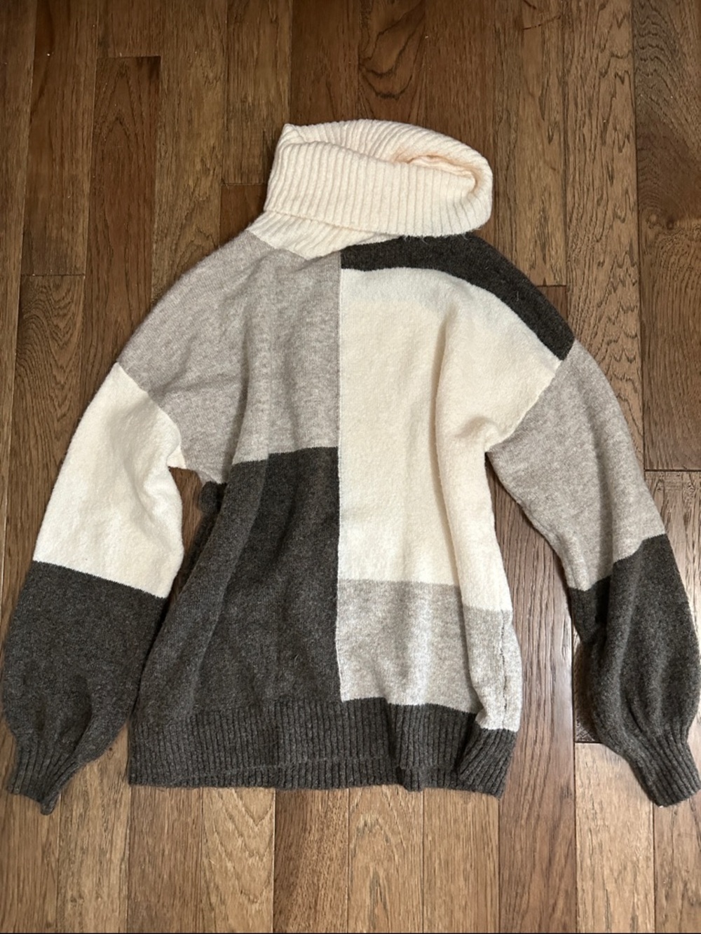 Staccato Colorblock Turtleneck Sweater in Cream, Gray, Brown